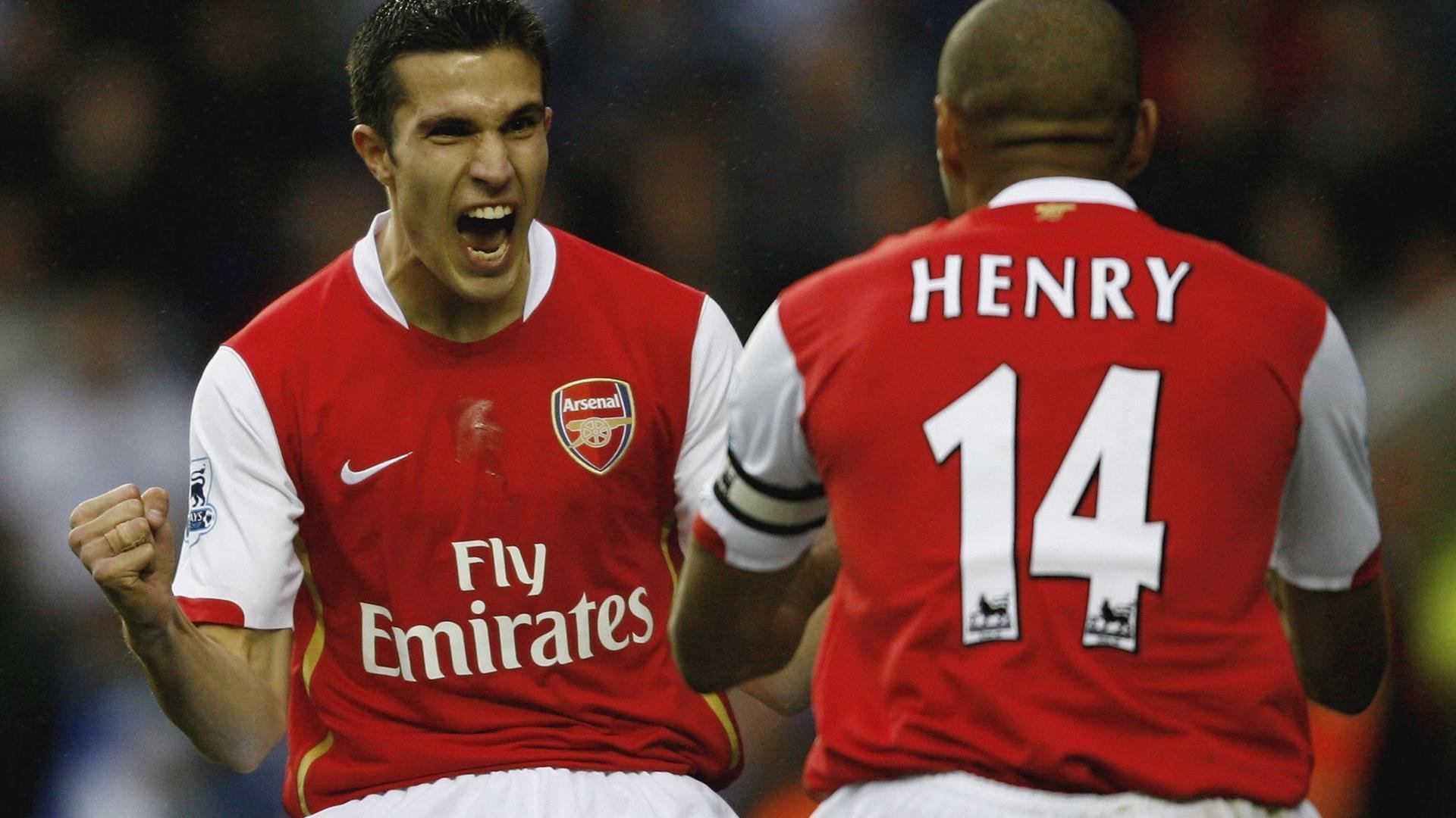 开云备用-欧冠现场：球迷自制创意应援旗帜盘点，球赛应援牌